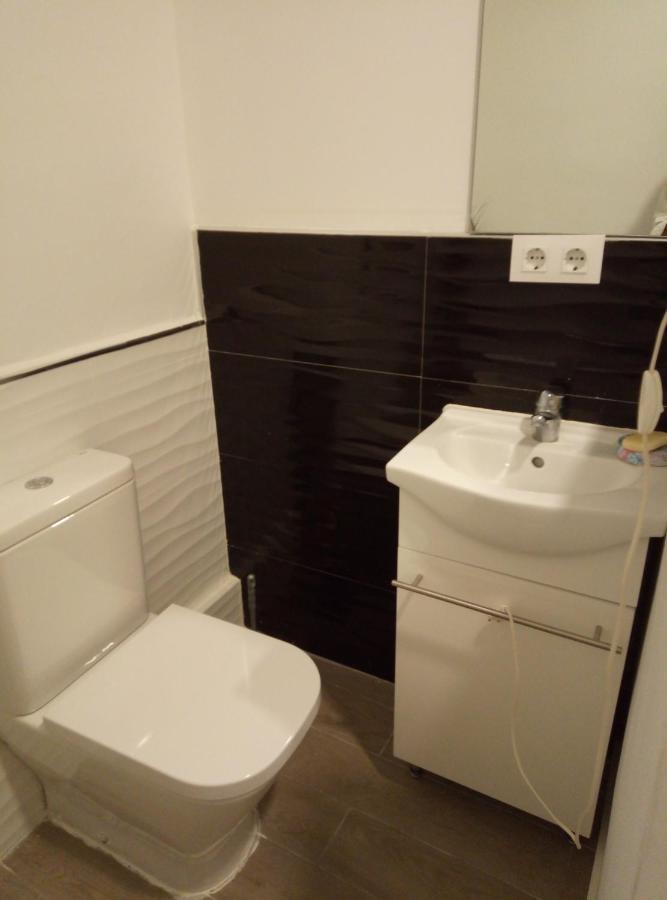 Alquilo Habitacion Individual Con Aseo Privado Solo Chicas, Only Girls บาเลนเซีย ภายนอก รูปภาพ
